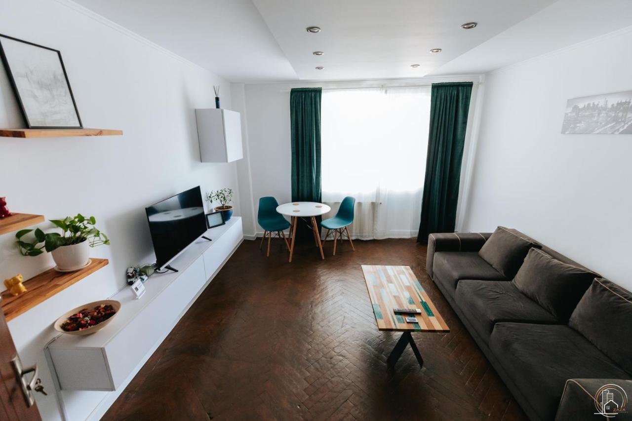Zaza Apartament - Central Area, With Balcony Targu Jiu Bagian luar foto