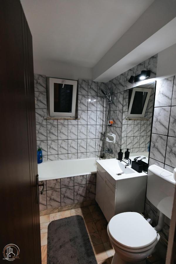 Zaza Apartament - Central Area, With Balcony Targu Jiu Bagian luar foto