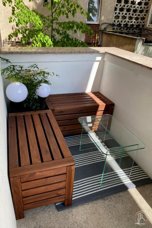 Zaza Apartament - Central Area, With Balcony Targu Jiu Bagian luar foto