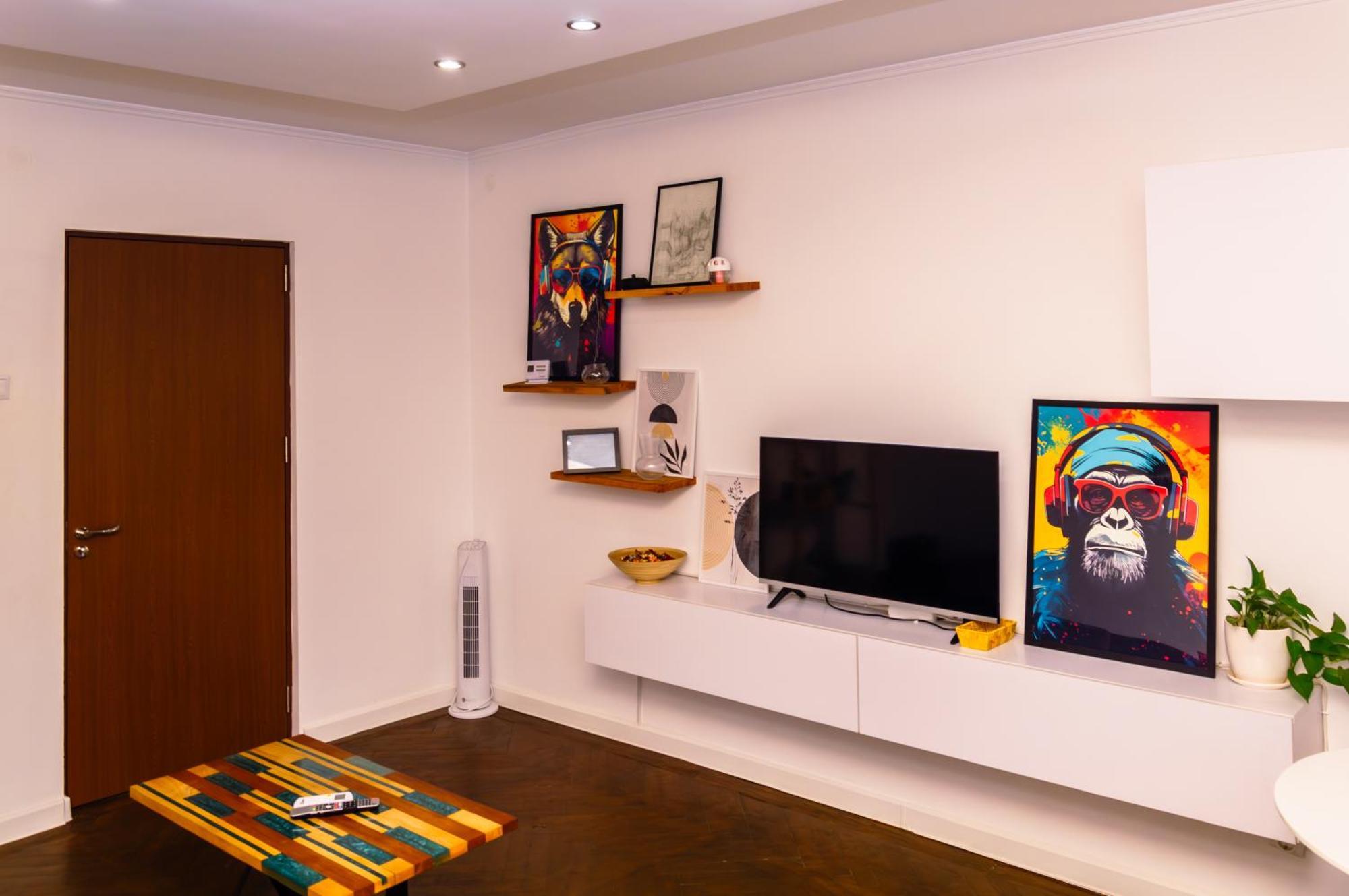Zaza Apartament - Central Area, With Balcony Targu Jiu Bagian luar foto